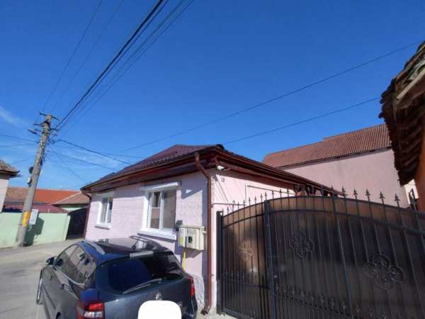 URGENT! ULTIMUL PRET! Casa renovata cu garaj, beci, bucatarie vara
