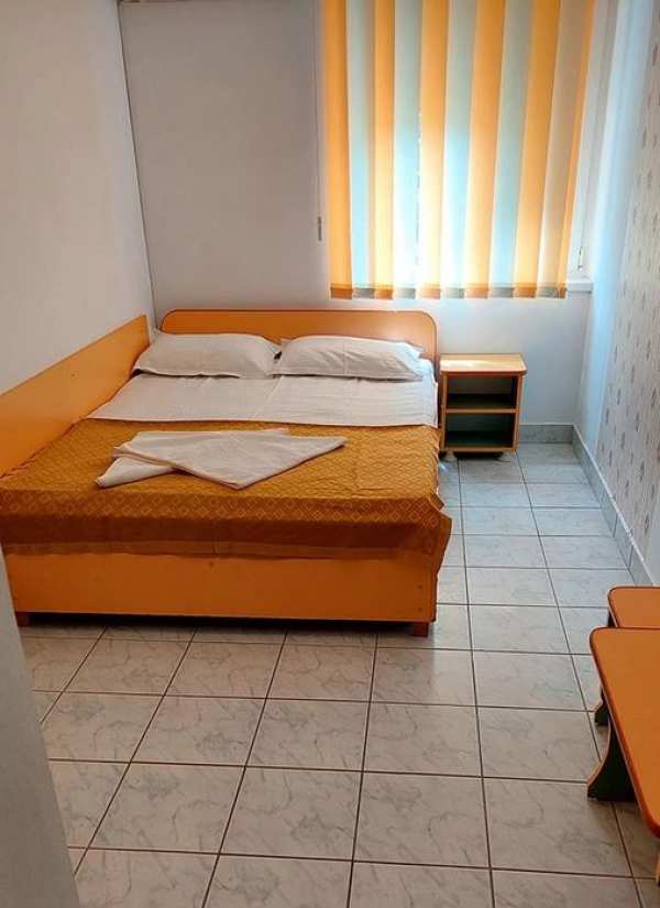 Camere de inchiriat pentru muncitori - Neptun,