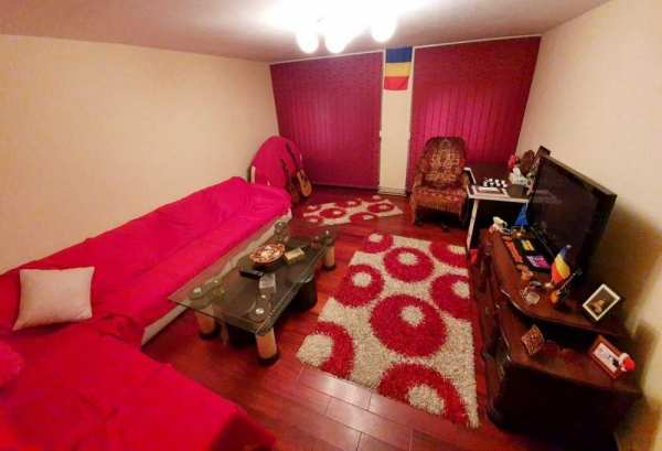 Proprietar, vând apartament 4 camere decomandat zona 1 Mai, negociabil