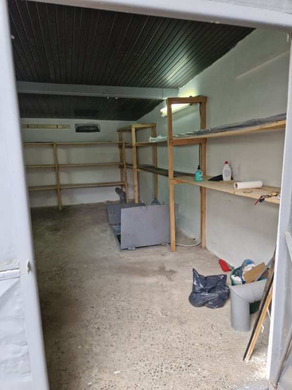 Garaj zona Capat 1, vizavi de Tex