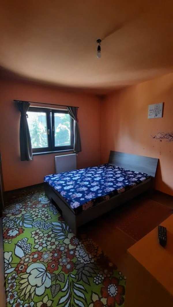 Caut colega pt apartament cu 3 camere