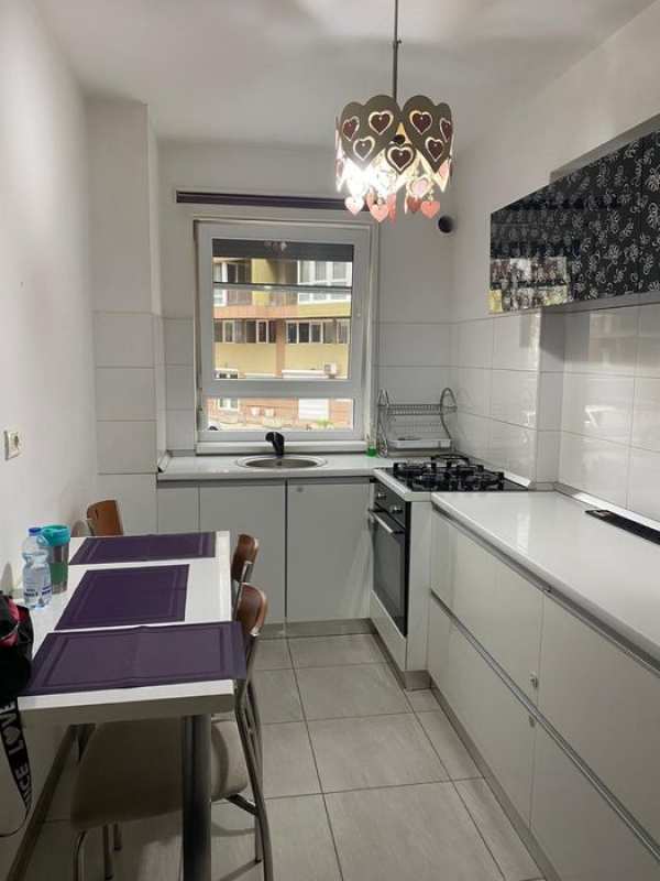 Dau in chirie apartament 2 camere in Prima Nufaru