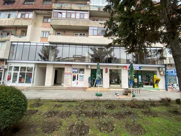 Vand inchiriez spatiu comercial Harlau
