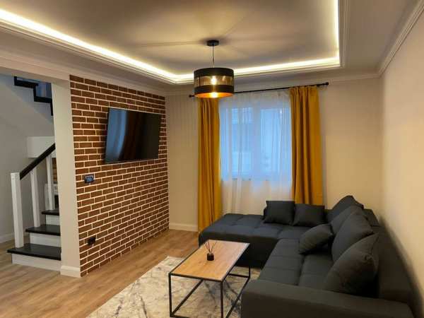 Închiriez duplex 3 camere
