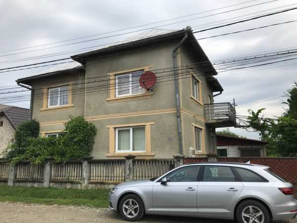 Casă de locuit cu grădină mare în Bistrița