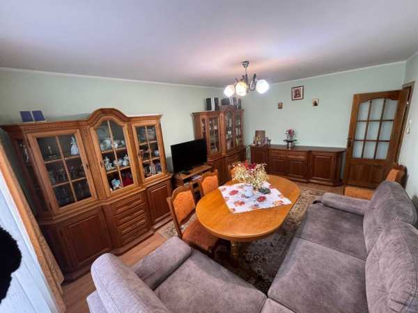 Apartament 2 camere de vanzare - zona Bazar Botosani