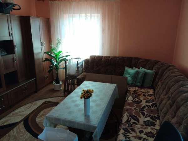 Vand apartament cu doua camere