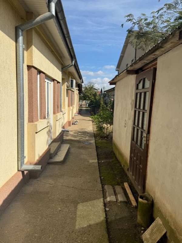 Casă de Vânzare !