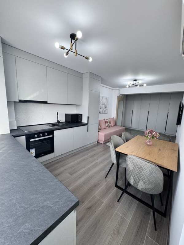 Inchiriez apartament 2 camere+loc de parcare, cartier Fiald
