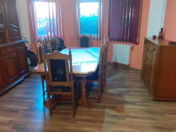Casa familiala cu etaj