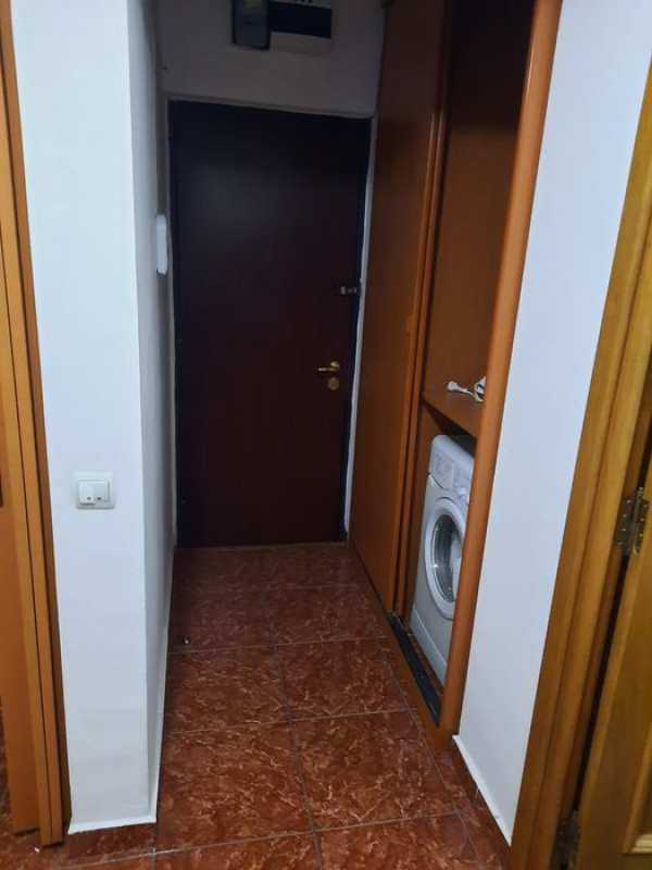 Particular închiriez apartament cu 2 camere