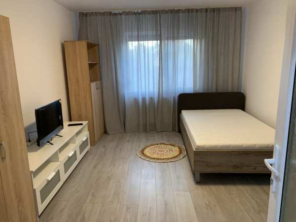 Ofer spre inchiriere garsoniera Poarta 6