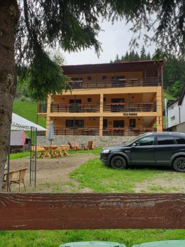 Vila/Pensiune de vanzare Moieciu de sus Brasov super preț