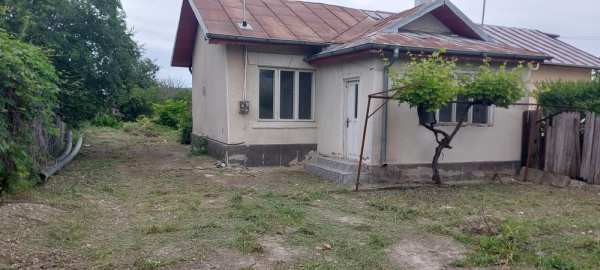 Vand Casa cu teren in Valea Calugareasca, Jud.Prahova.