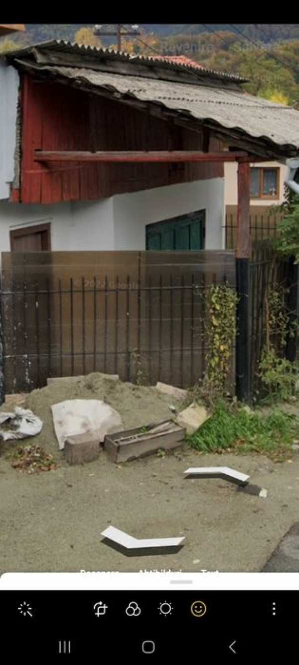 Se vinde garaj cu anexa si 2 beciuri