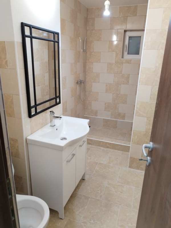 Vând apartament cu 2 camere decomandat
