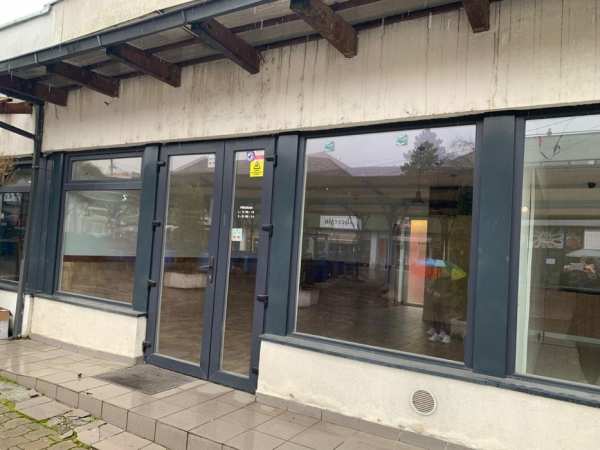 Inchiriez SPATIU COMERCIAL 7 noiembrie