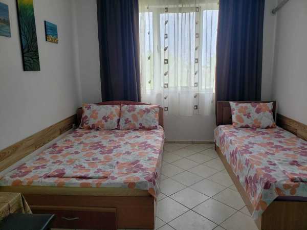 Inchiriez in regim hotelier garsoniera in statiunea Saturn