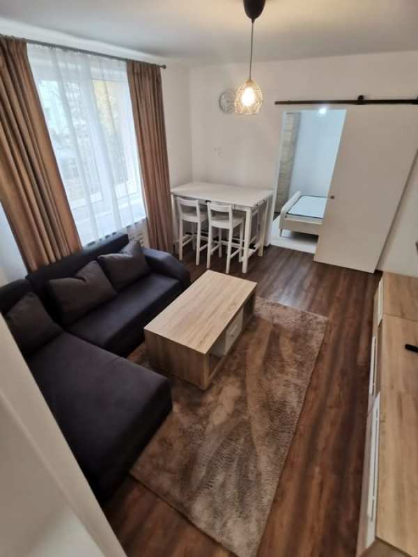 Închiriez apartament 2 camere zona Mihai Viteazu