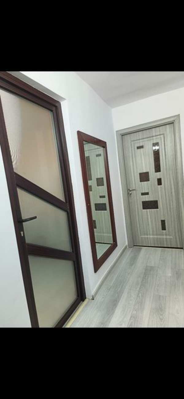 Închiriez apartament cu 4 camere, Mun. Tg Jiu