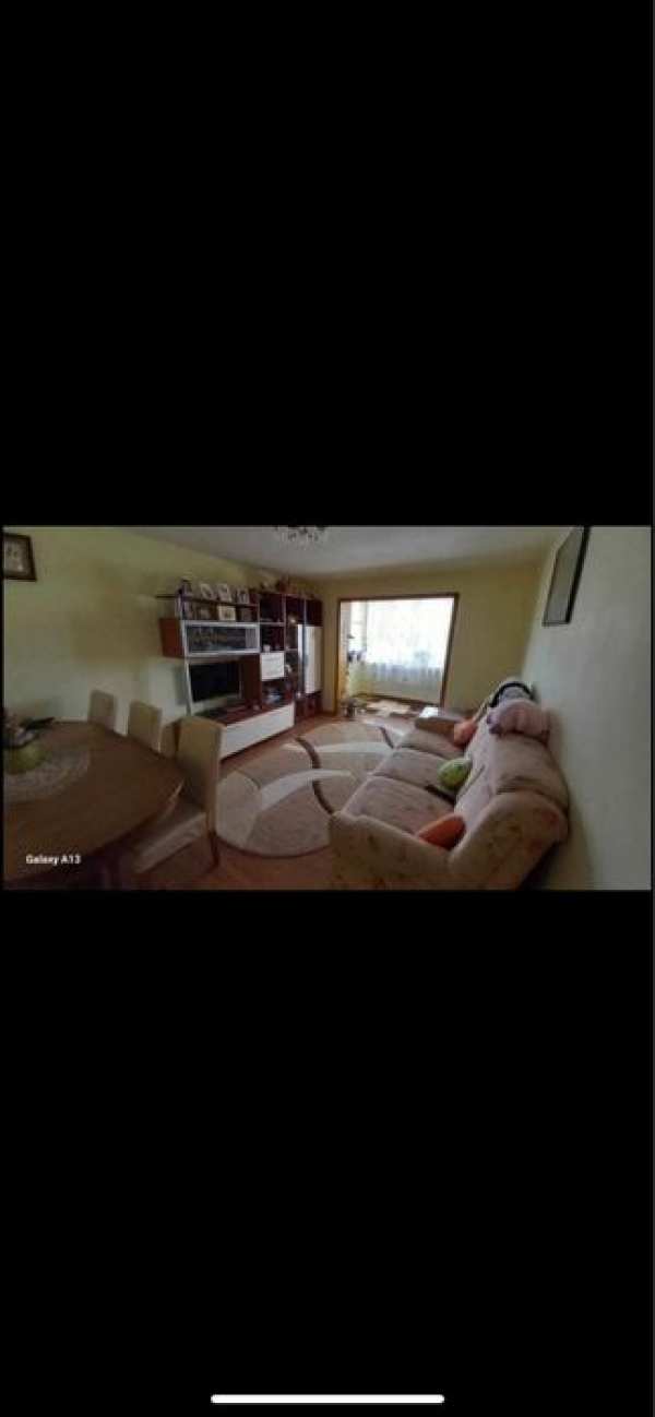 Vand apartament 3 camere decomandate