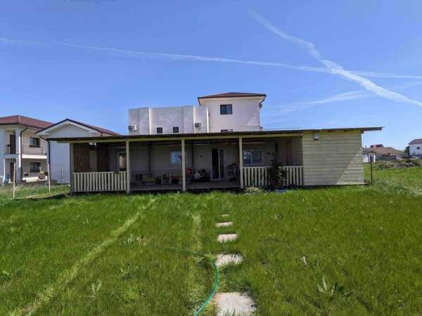 Închiriez tot sezonul căsuță 2 camere+living, singur in curte, 500mp