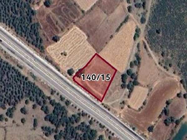 Bi̇lgi̇n emlaktan  çavdir küçük alan köyünde deni̇zli̇ -antalya ve fethi̇ye  yoluna sifir satilik tarla