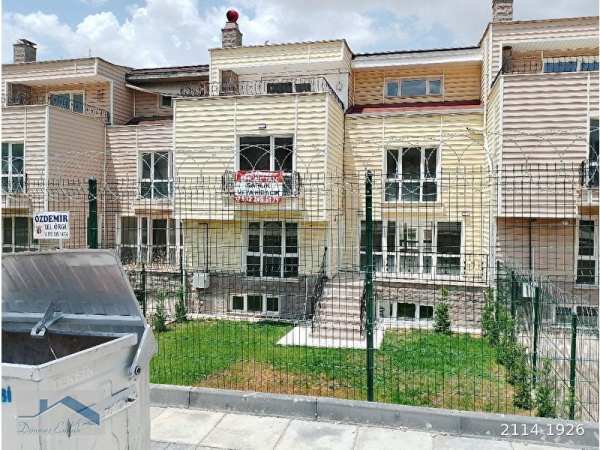 Baglıca merkezde satılık 4 katlı vılla