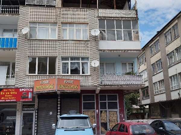Emirgan parkına yakın sivas cad. arkasında teraslı satılık daire
