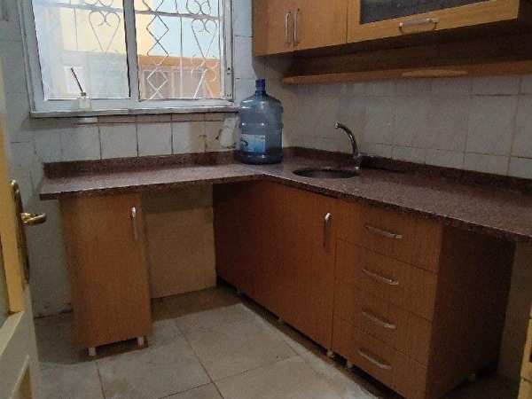 Öğrenci̇ye metro özdi̇lek kanyon ve zorlu holdi̇ng 5 dk 2+1 arakat balkonl 85 m2 ki̇ralik dai̇re