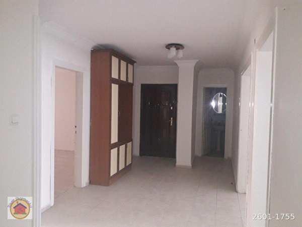 Kurtuluşta cadde üzeri̇  4+1 cazi̇p ki̇ralik dai̇re