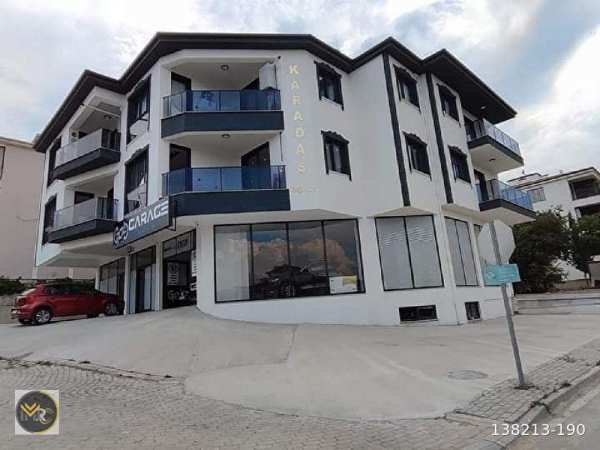 Denizli merkezefendi şemikler de cadde üstü 3.kat 110m2 2+1 yerden ısıtma kapalı otoparkı mevcuttur