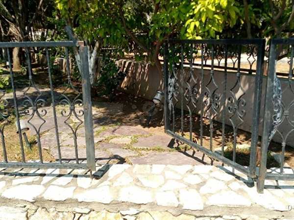 Sahi̇bi̇nden  satilik altinolukta 80 m2 cadde cepheli̇ 6+1 köşe müstaki̇l vi̇lla