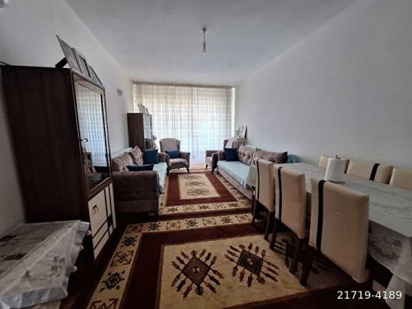 Haciyolu sokakta 2. katta 3+1 100m2 satilik dai̇re
