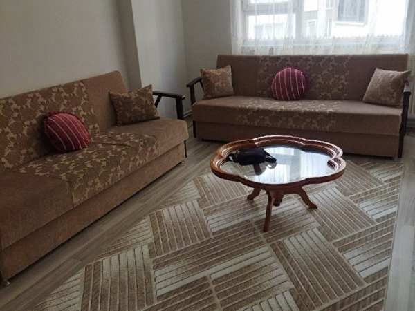 Erkek öğrenciye kombili eşyalı 1+1 ayrı mutfaklı ara  kat daire çarşi merkezde abonelikler açıktır