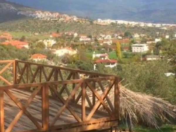 Mi̇las kiyikişlacik'da 3000m2. deniz manzarali 2katli bungalov