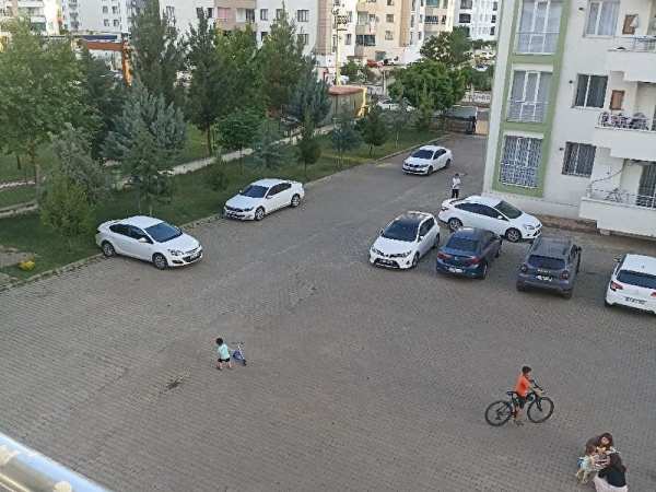 Demi̇r emlâk ofi̇si̇nden fabrika mahallesi mazlum sitesinde lüks satilik dai̇re