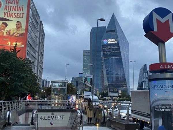 Kadin yanina kadin ev arkadaşi 4.levent metro yani 0536.922.48.05