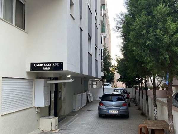 Karşıyaka cumhuriyet mahallesinde anadolu caddesi yakını satılık 2 +1 daire