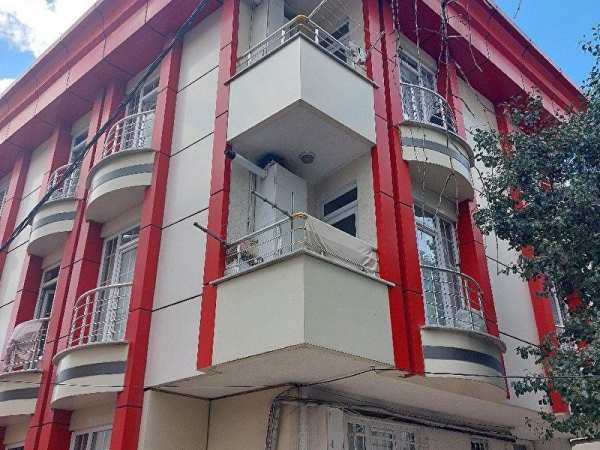 Gazi̇osmanpaşa karayollarinda metro durağinda ki̇ralik dai̇re 3.kat 2+1 95 m2