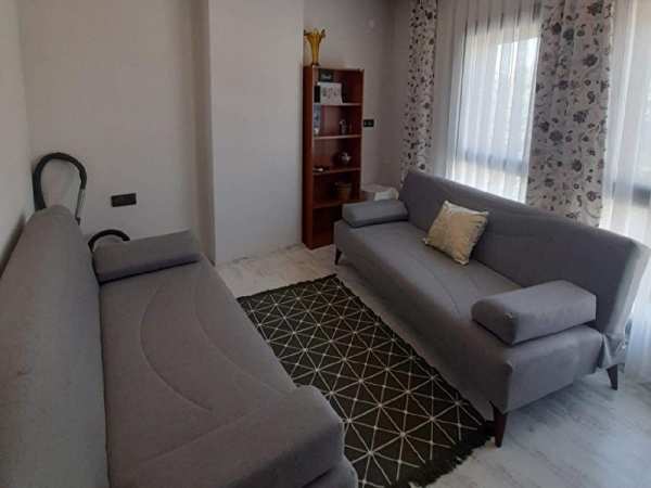 Kuşadasinda satilik 2+1 firsat dai̇re