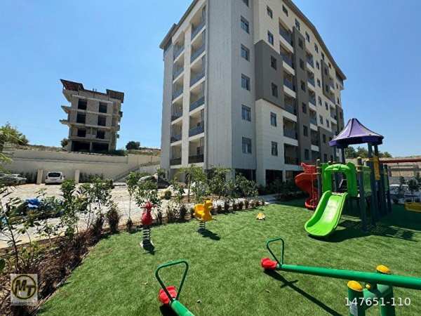 Sarilar si̇te i̇çeri̇si̇nde vi̇lla bölgesi̇nde ultralüks 2+1 dai̇re
