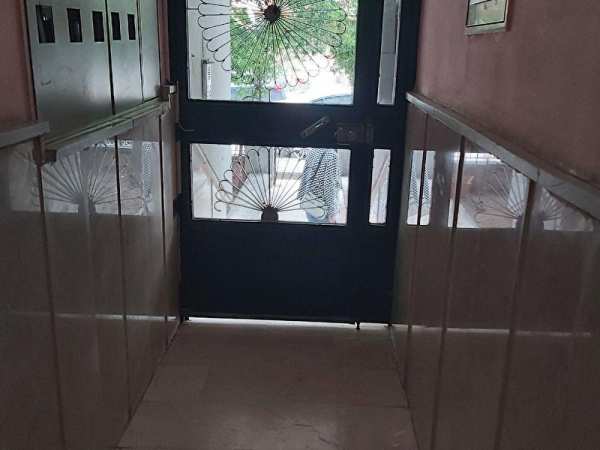 Esma,dan y.mahallede 3+1 128m2 bagimsiz kombili metro 5 dakka otobus 50m bakimli 3450tlpazarlik