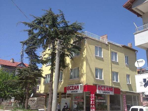 Meydan avm yaninda ki̇rali̇k 2+1 geni̇ş temi̇z eşyali