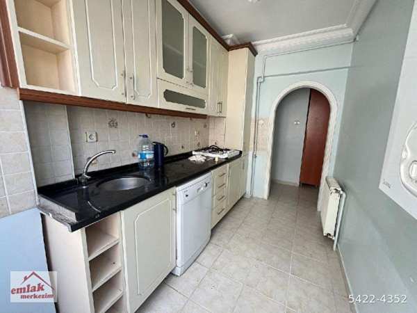 Sokullu cadde üzeri̇ 3+1 ara katta satilik dai̇re