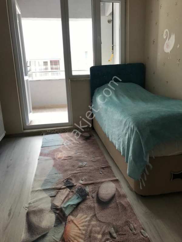 Bursa gemli̇k balikpazarinda 1 yaşinda satilik dai̇re