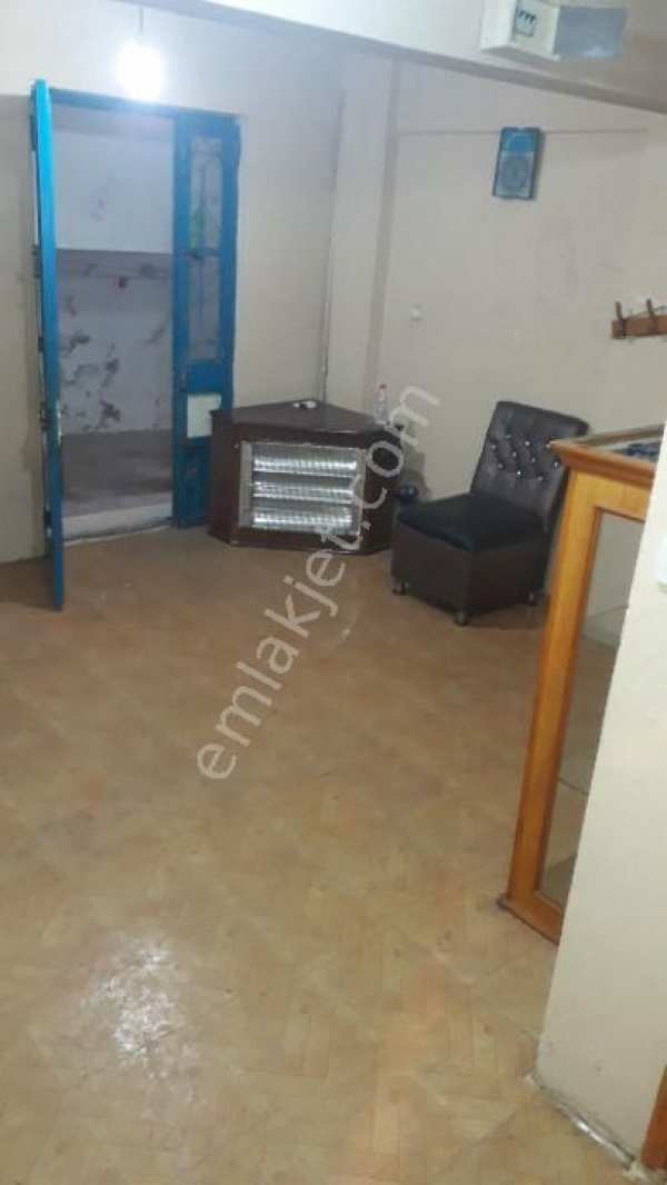 Beyli̇kdüzü beykentte bekar öğrenci̇ yabanciya uygun ki̇ralik dai̇re