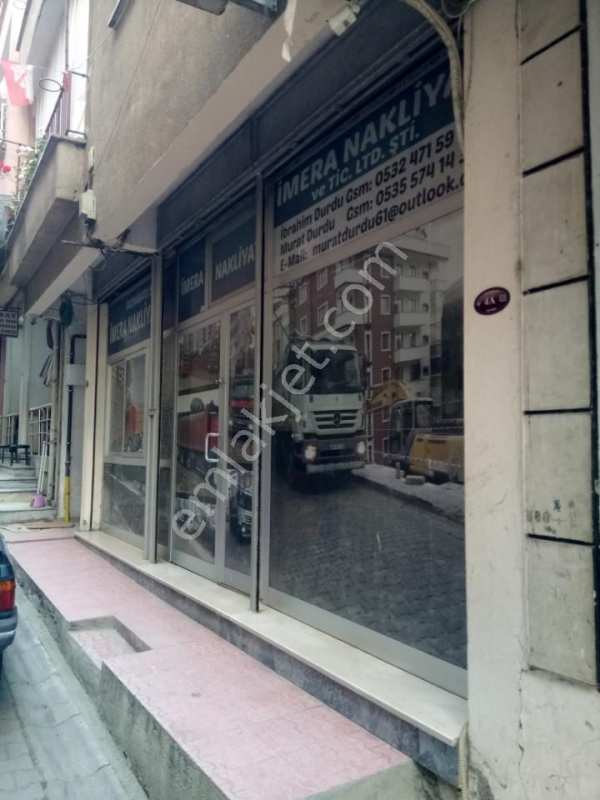 Akçaabat orta mahalle' de hareketli̇ merkezi̇ konumda satilik 55 m2 firsat dükkan .fi̇yat düştü.!!