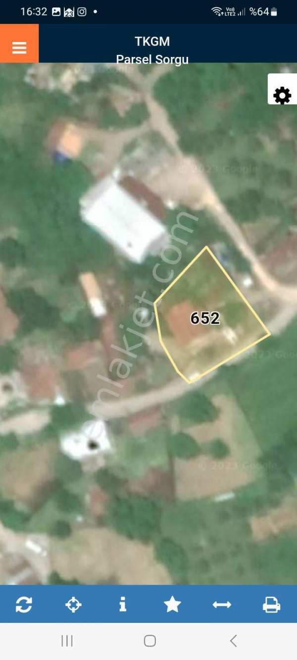 Bursa i̇lli̇ karacabey i̇lçesi̇  bayramdere mah 700 m2 i̇marli arsa satilik