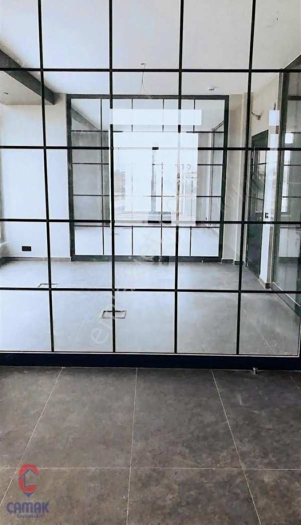 Karacai̇lyas da satılık antrepo